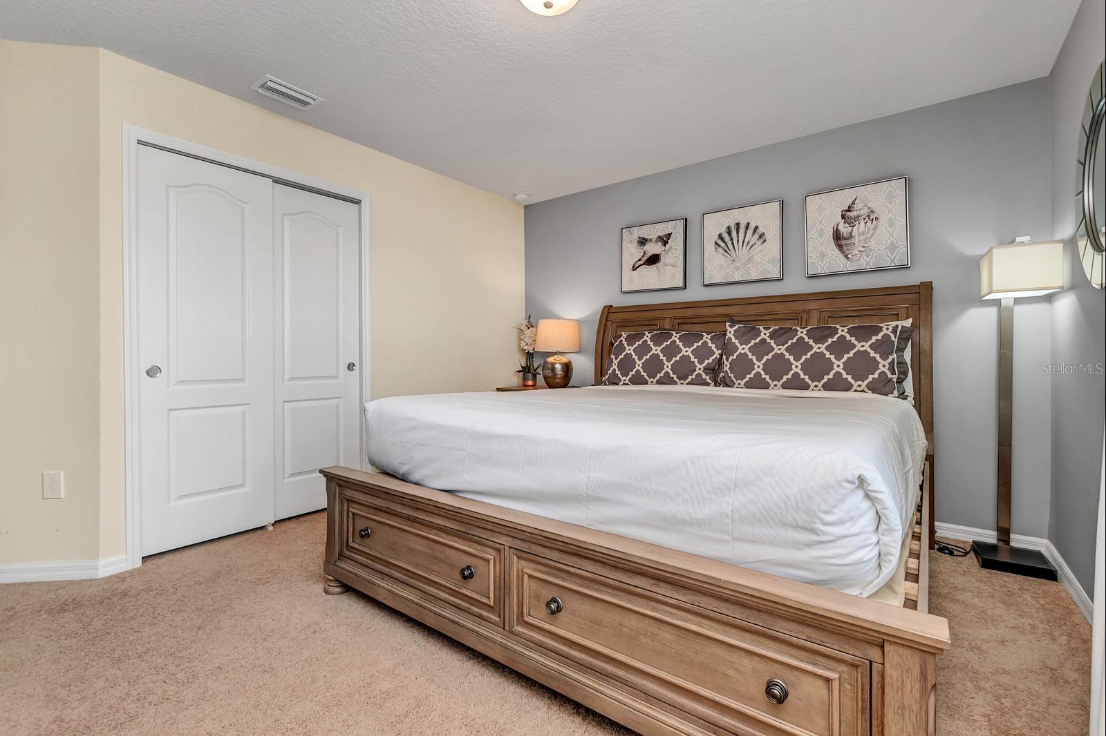 WINDSOR AT WESTSIDE - Residential