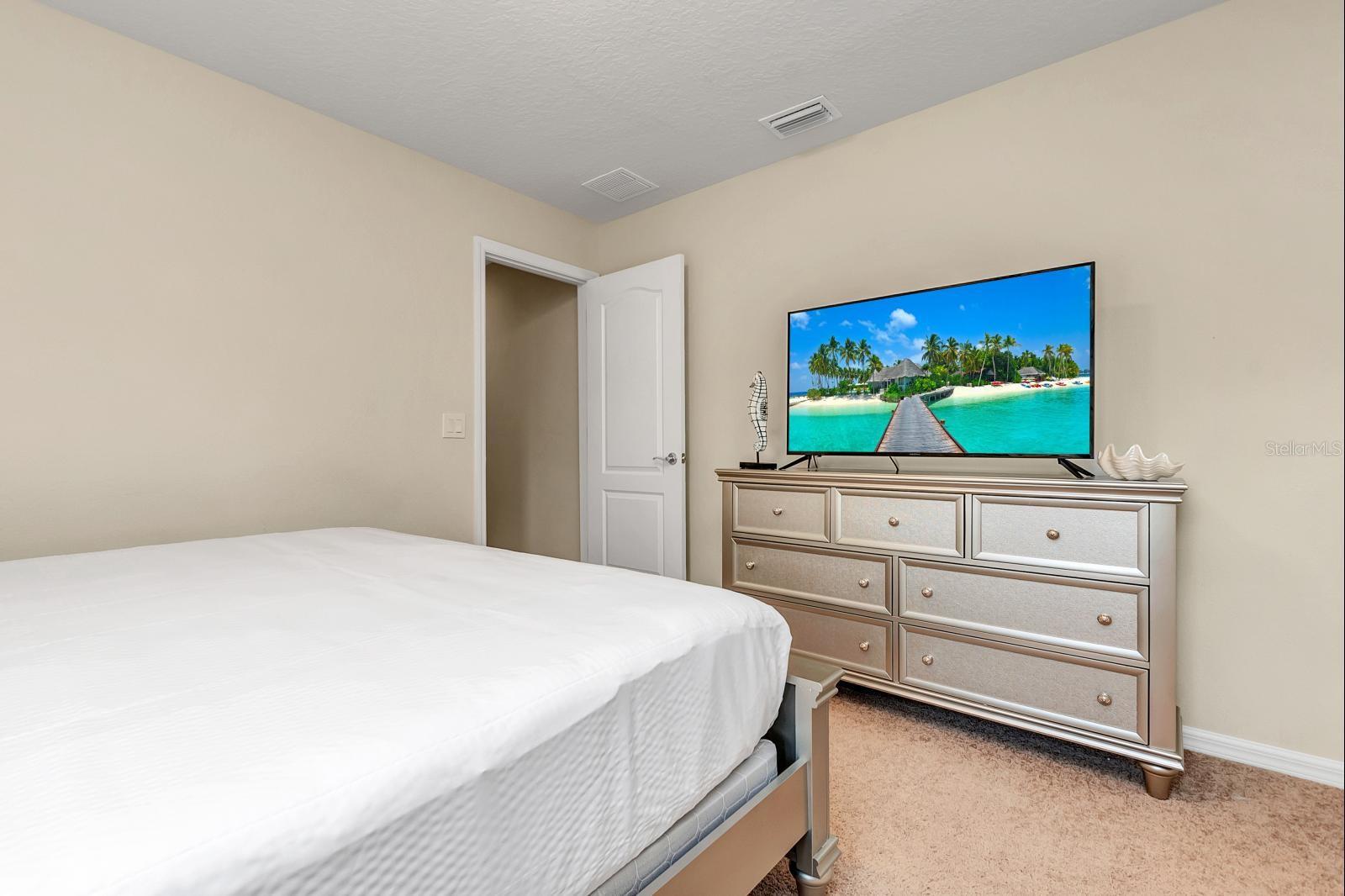 WINDSOR AT WESTSIDE - Residential