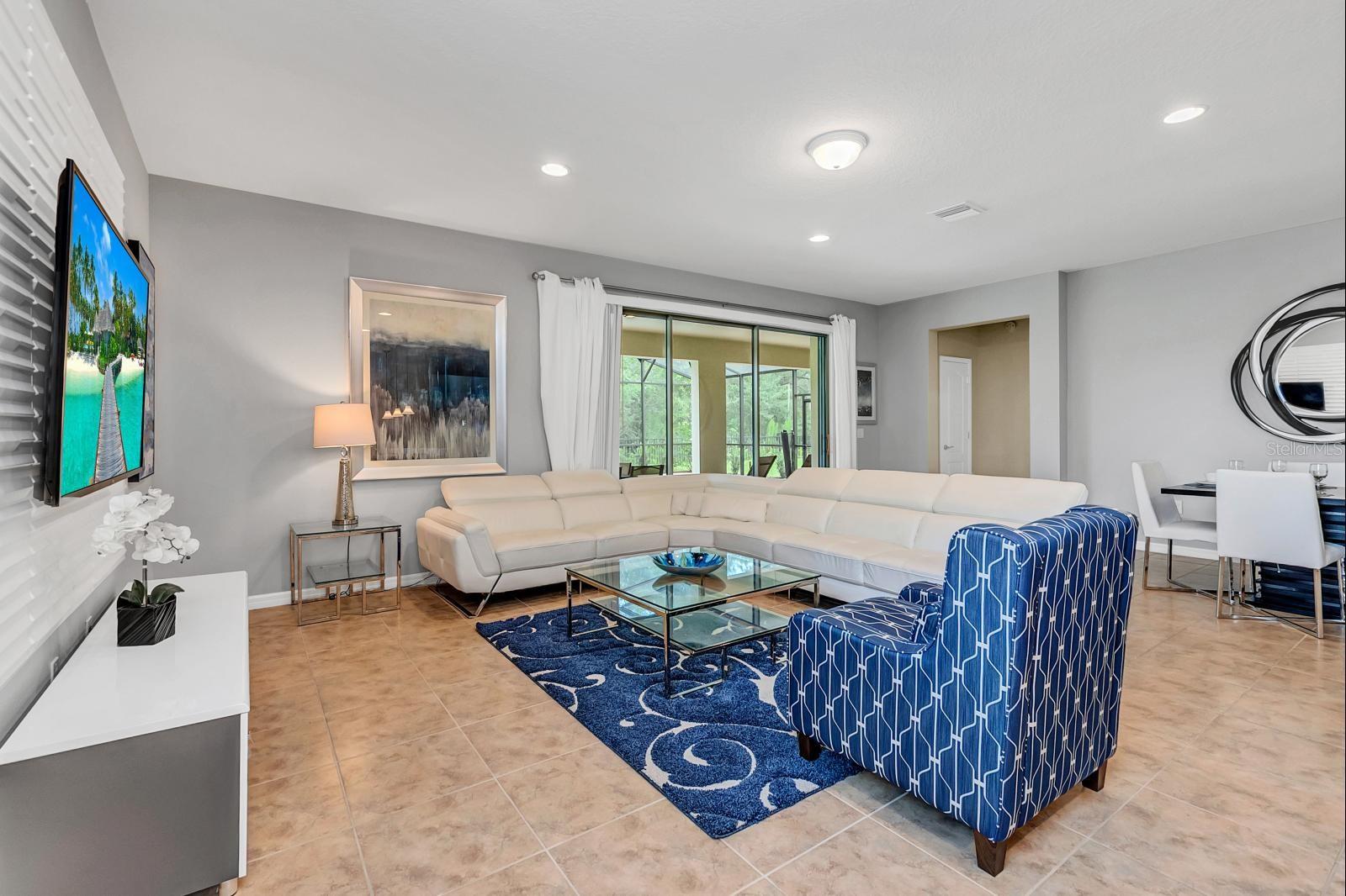 WINDSOR AT WESTSIDE - Residential