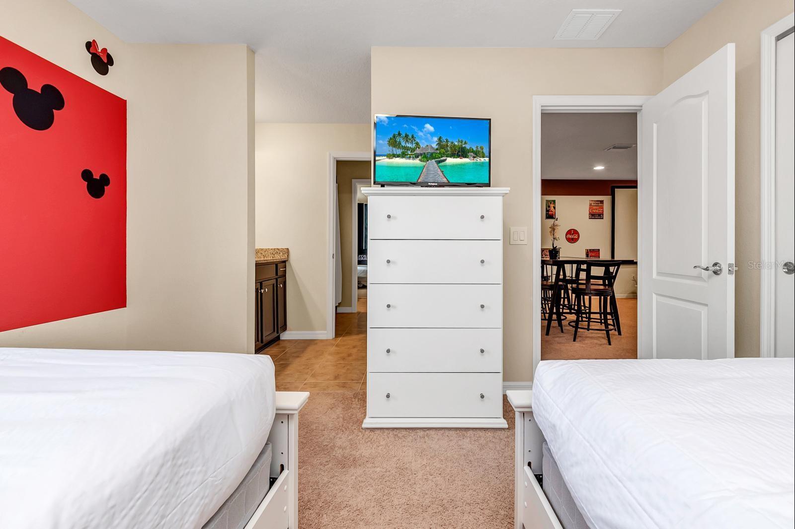 WINDSOR AT WESTSIDE - Residential