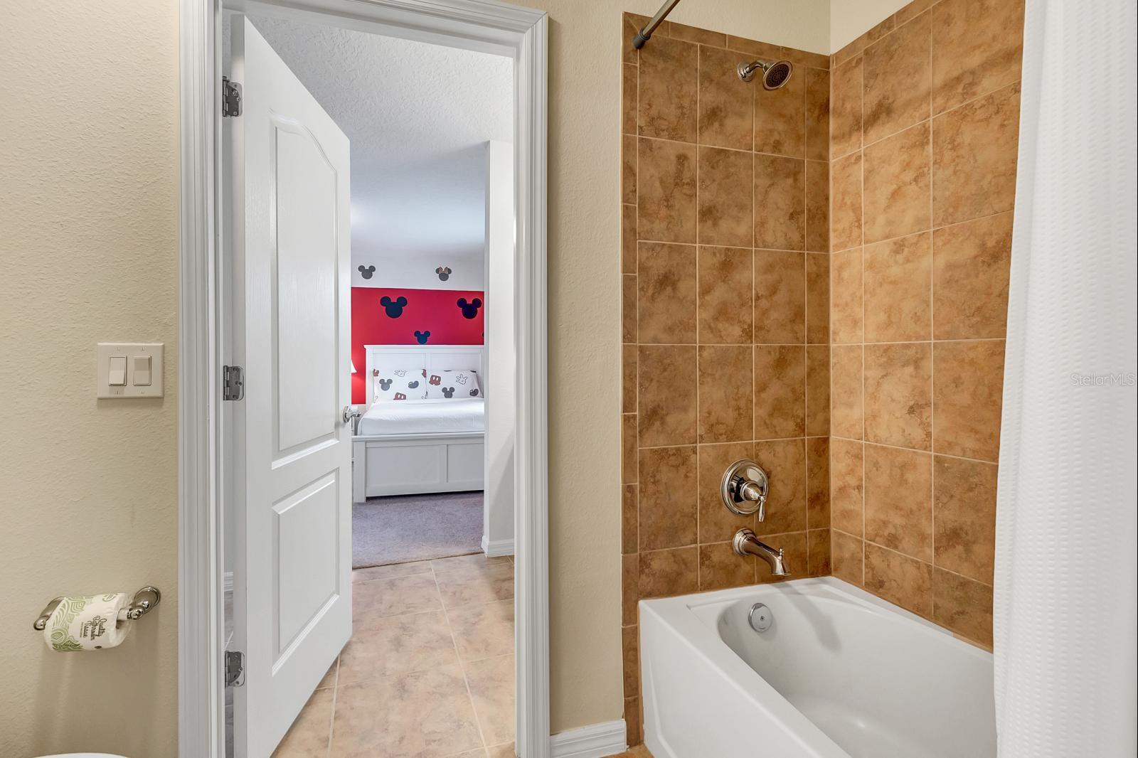 WINDSOR AT WESTSIDE - Residential