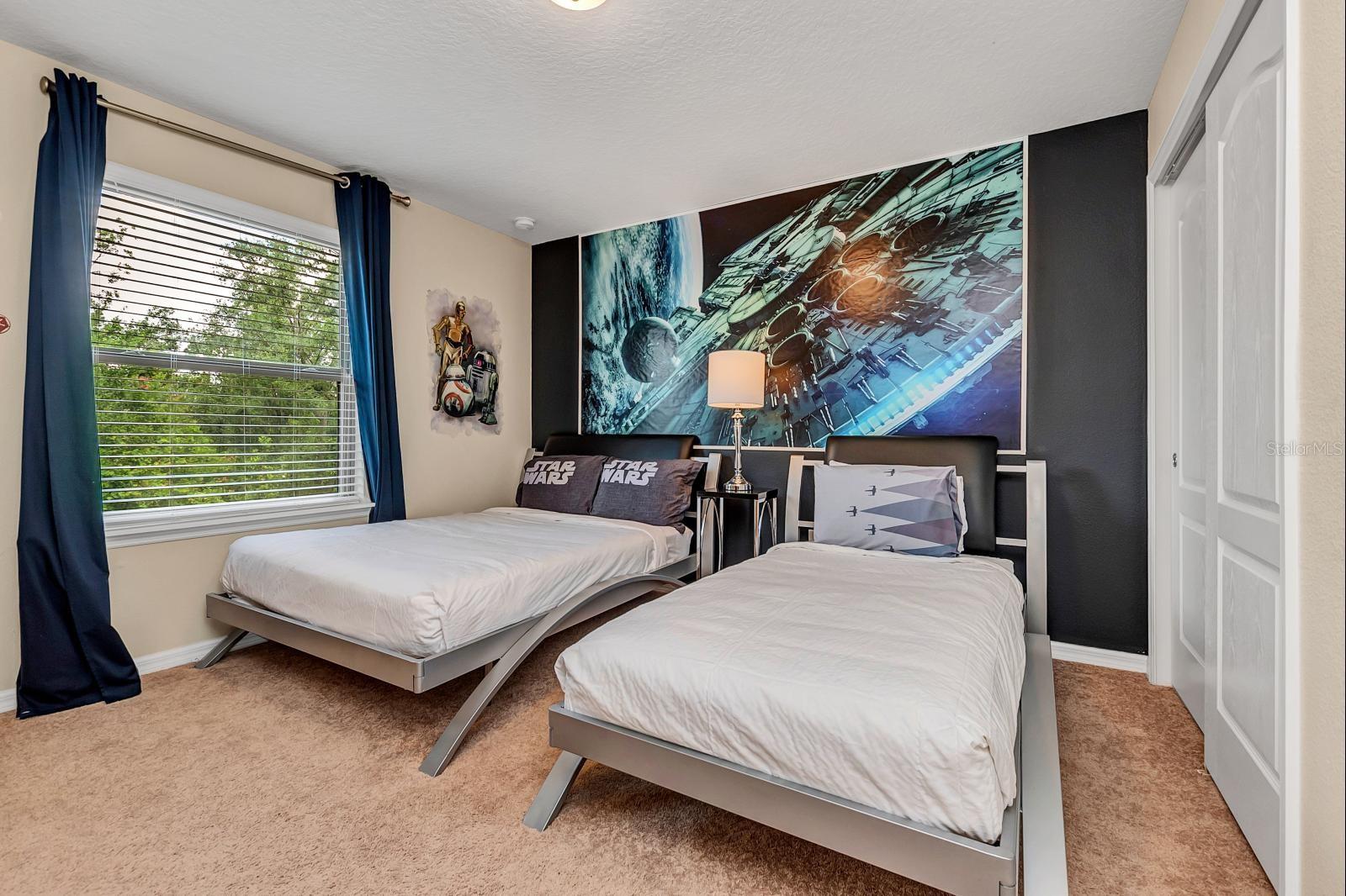 WINDSOR AT WESTSIDE - Residential