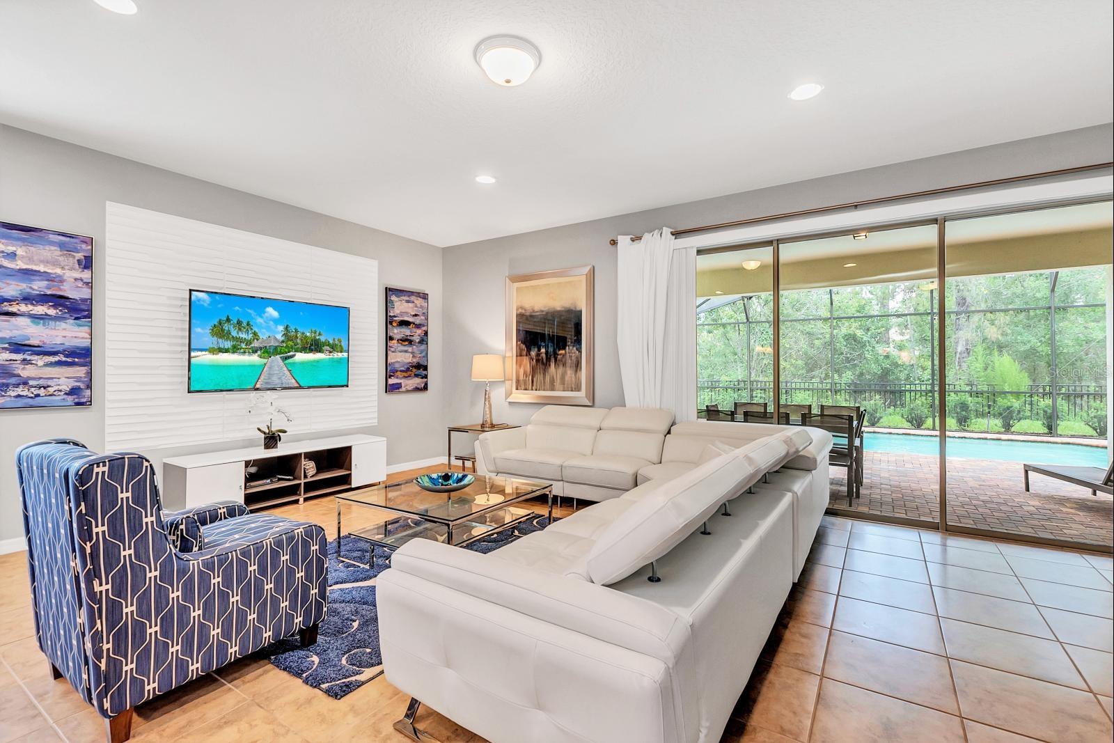 WINDSOR AT WESTSIDE - Residential