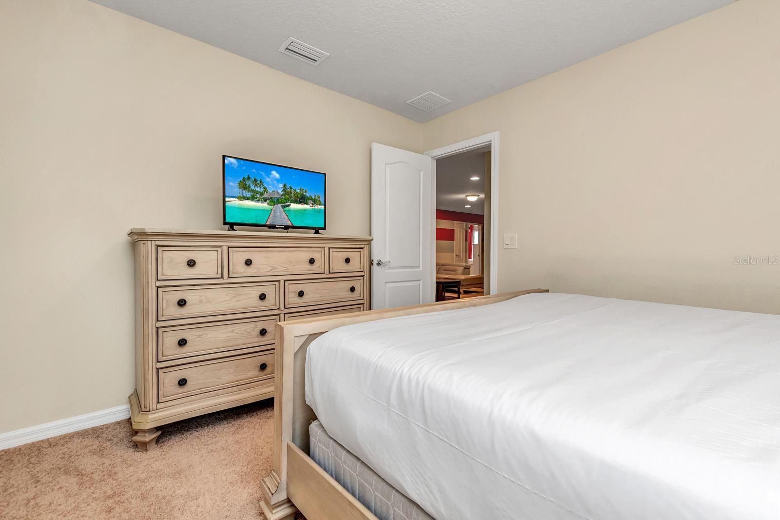 WINDSOR AT WESTSIDE - Residential