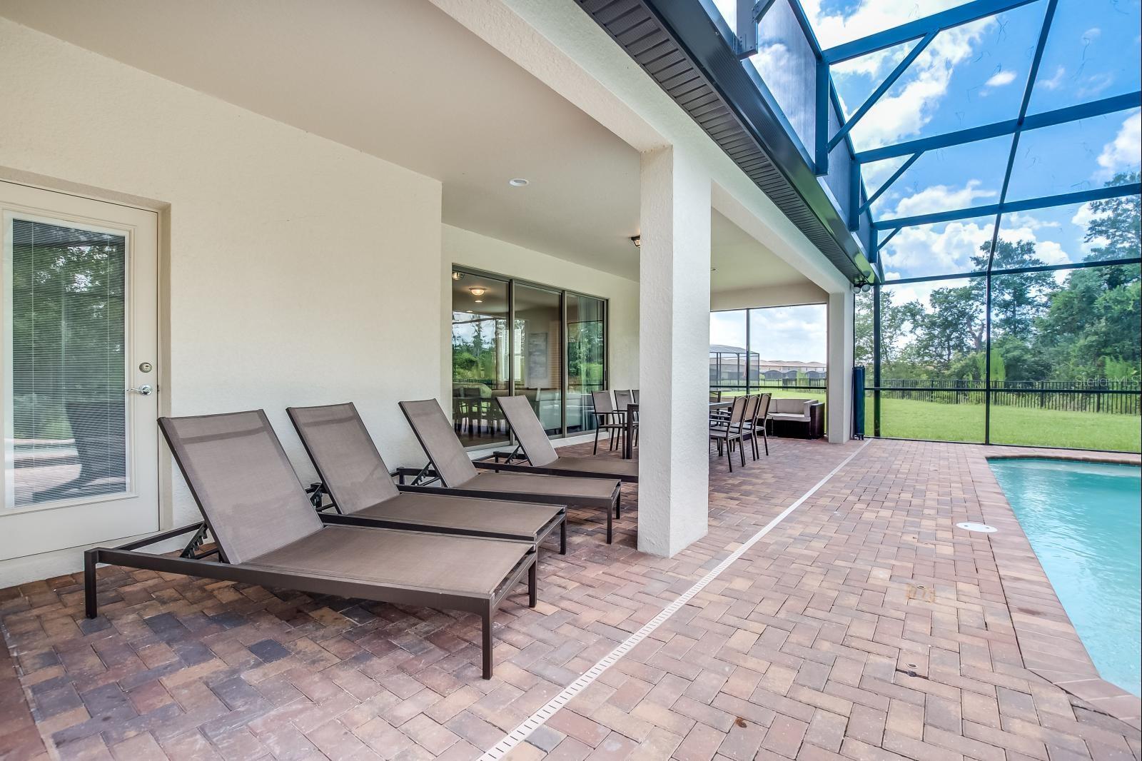 WINDSOR AT WESTSIDE - Residential