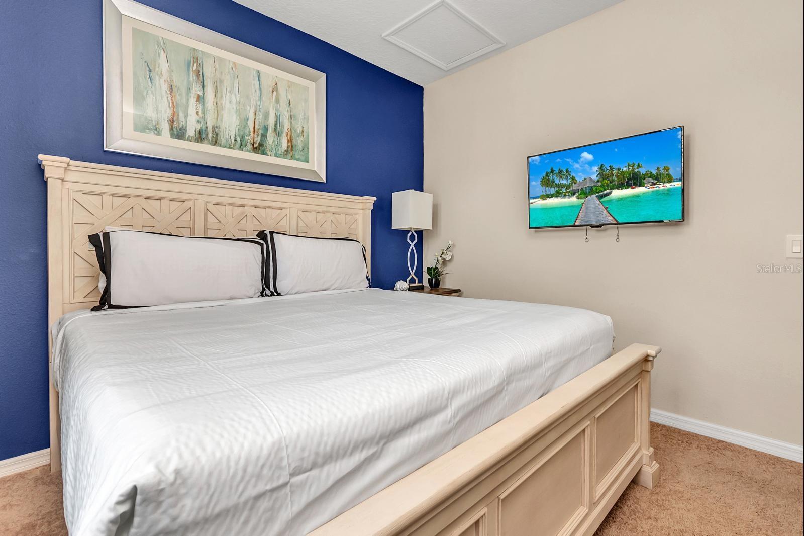 WINDSOR AT WESTSIDE - Residential