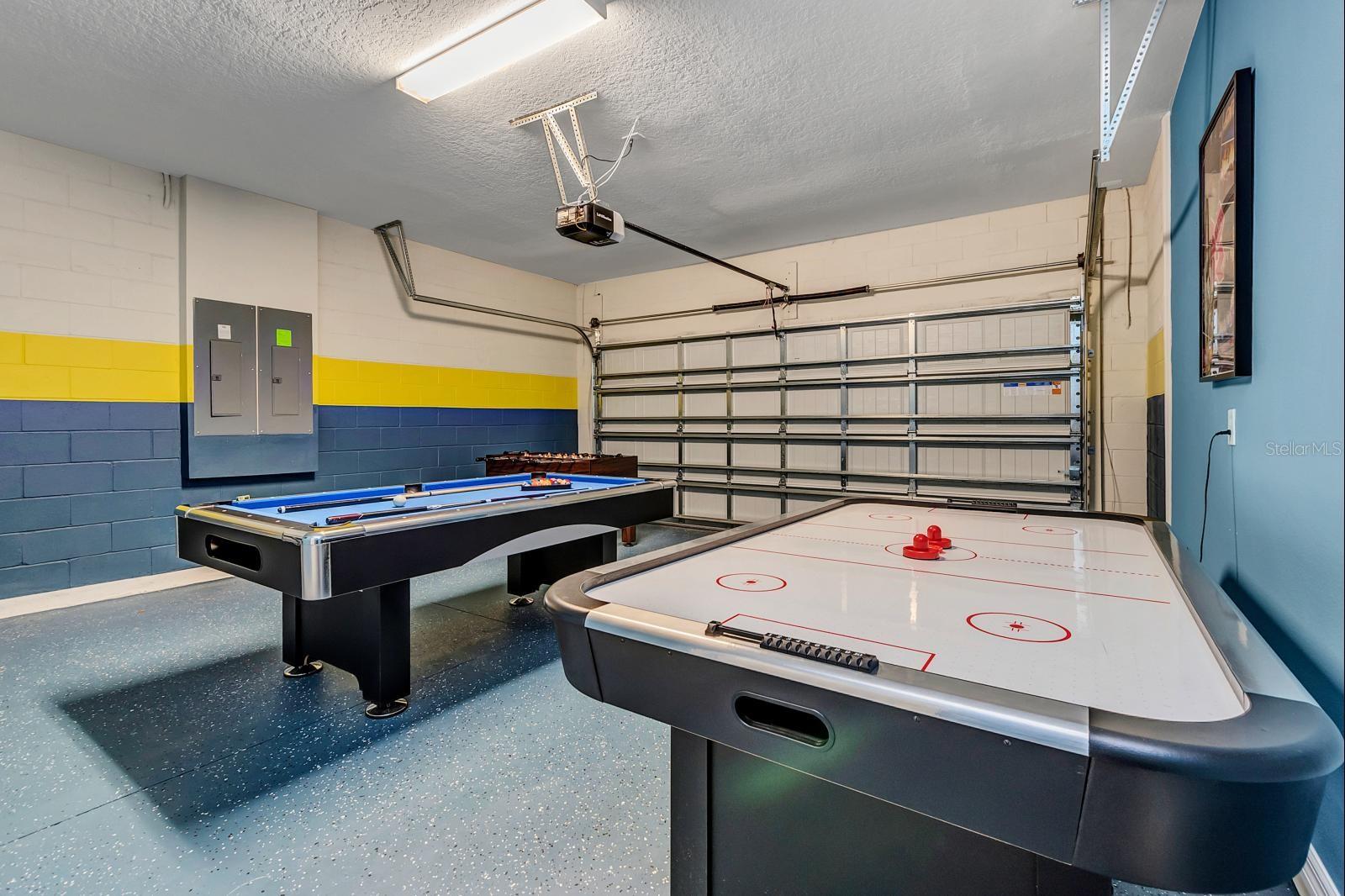 WINDSOR AT WESTSIDE - Residential