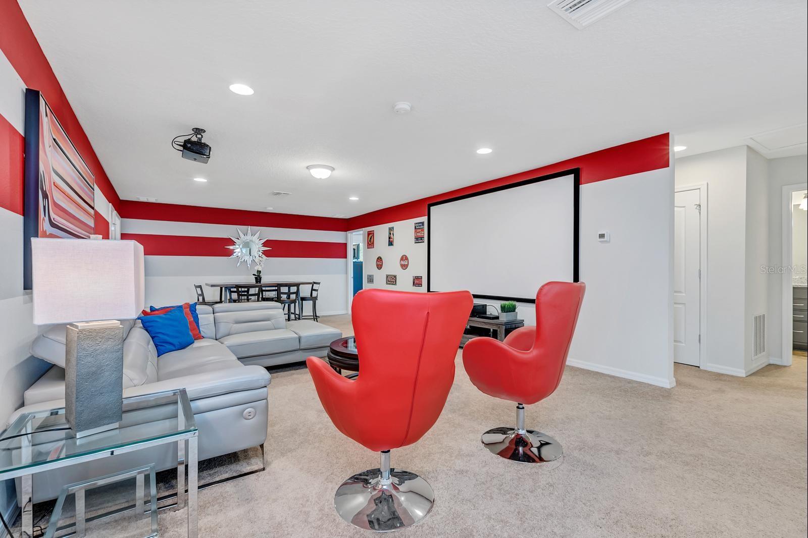 WINDSOR AT WESTSIDE - Residential