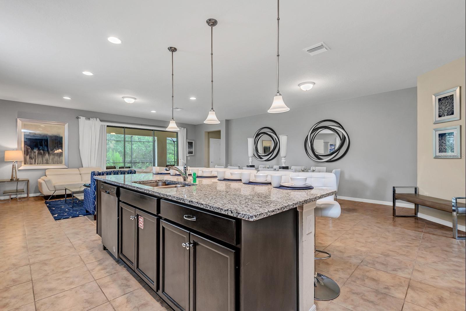 WINDSOR AT WESTSIDE - Residential