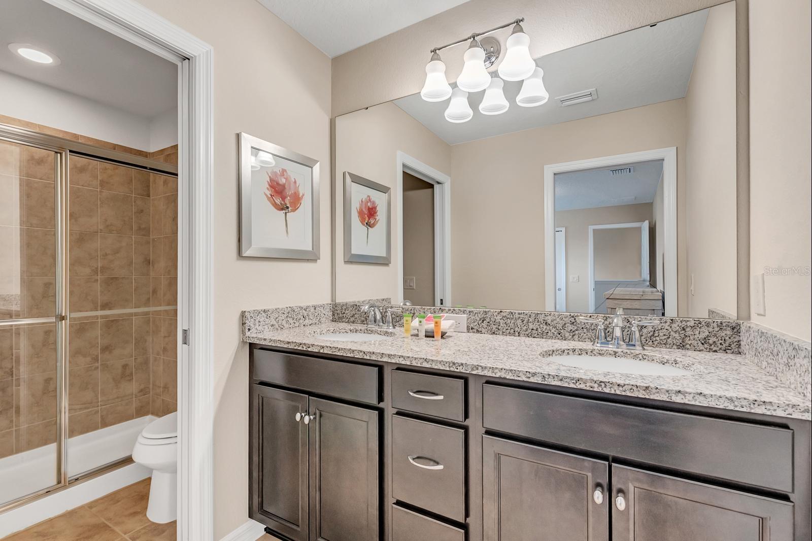 WINDSOR AT WESTSIDE - Residential