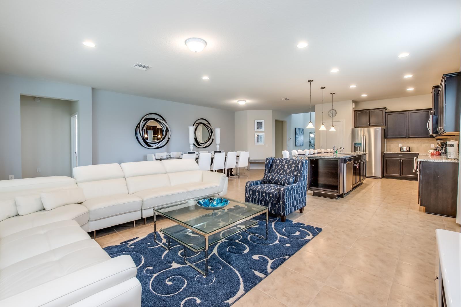 WINDSOR AT WESTSIDE - Residential