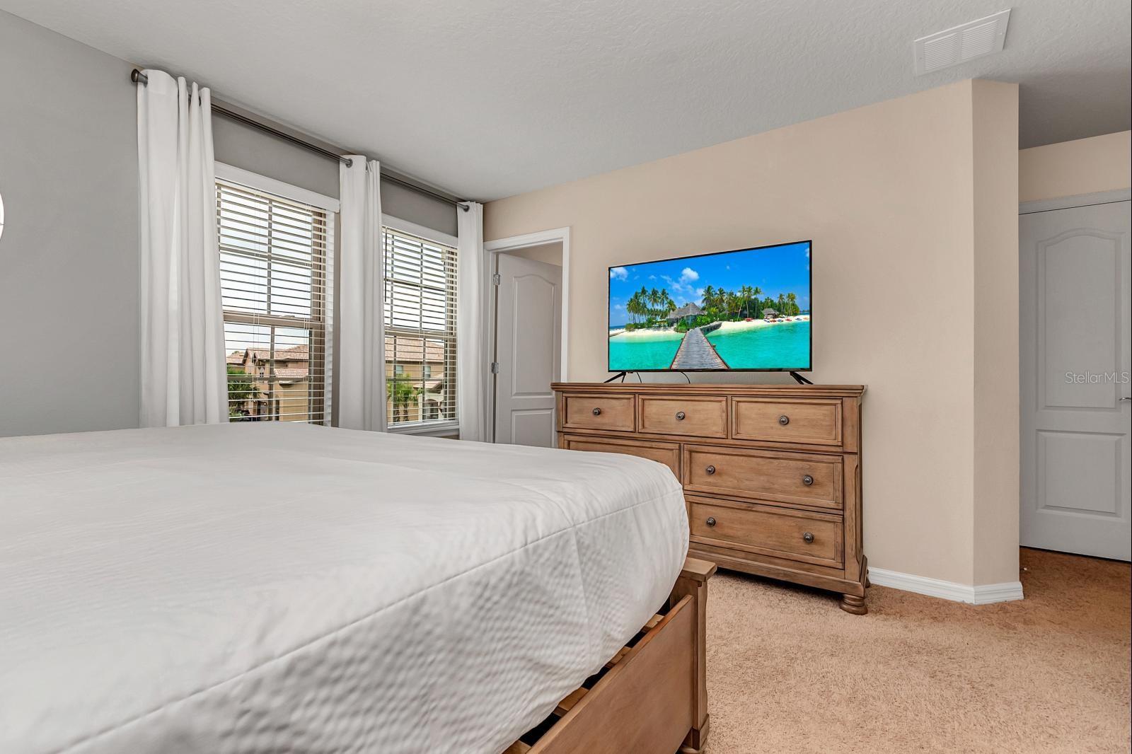 WINDSOR AT WESTSIDE - Residential