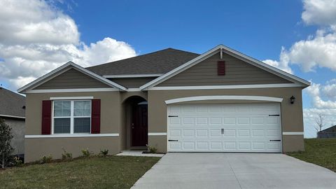 A home in LAKE ALFRED