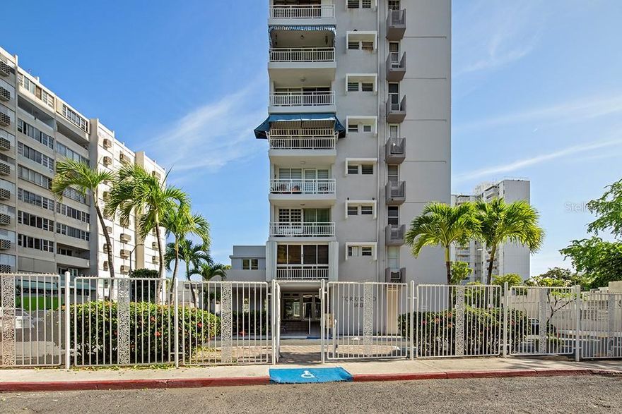 New listing in Condado! The apartment is a completely renovated 1 bedroom with a modern tropical touch. The views from the balcony are spectacular and is the perfect getaway from the bustling upscale Condado shopping, tourist, and restaurant district. The apartment building has washer/dryer and pool.

No dedicated parking. Partial generator.