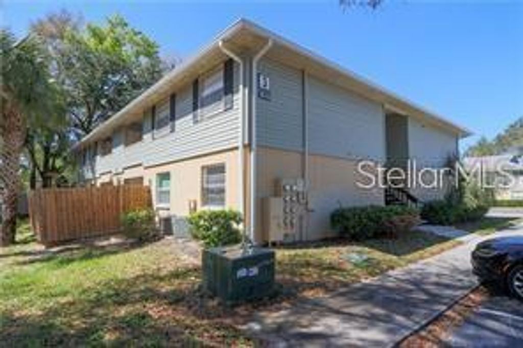 Photo of 202 Red Cedar Place #202, Brandon, FL 33510 (MLS # TB8441592)