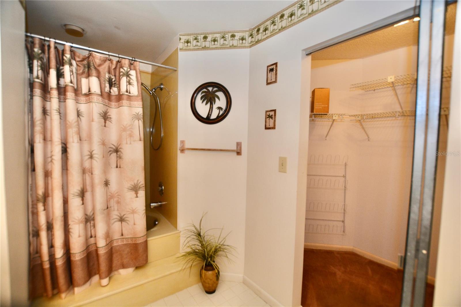 VISTA VERDE - Residential