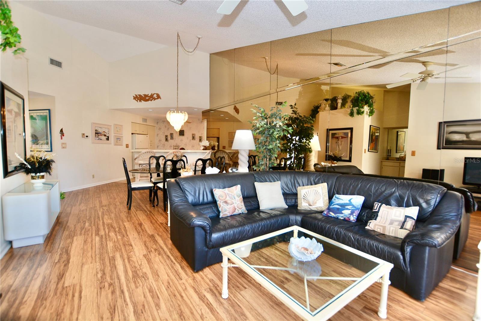 VISTA VERDE - Residential