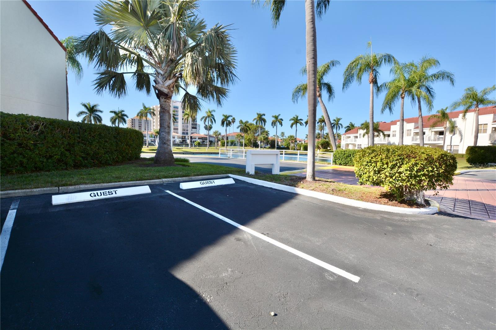 VISTA VERDE - Residential