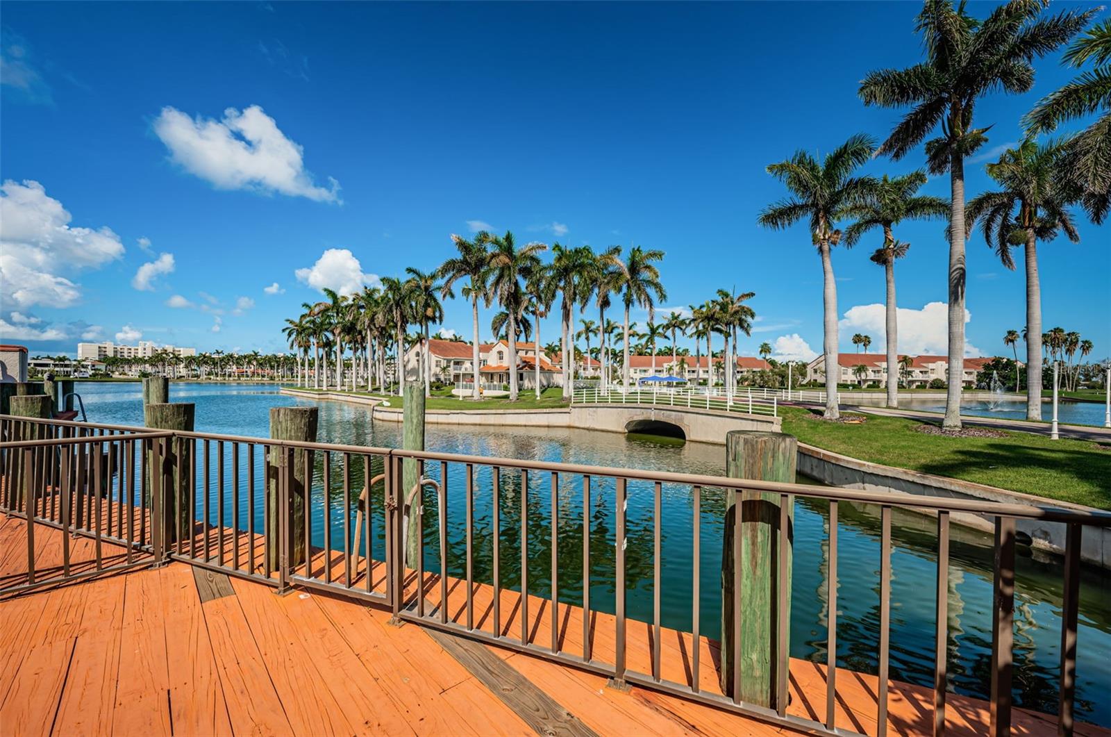 BAHIA DEL MAR II - Residential