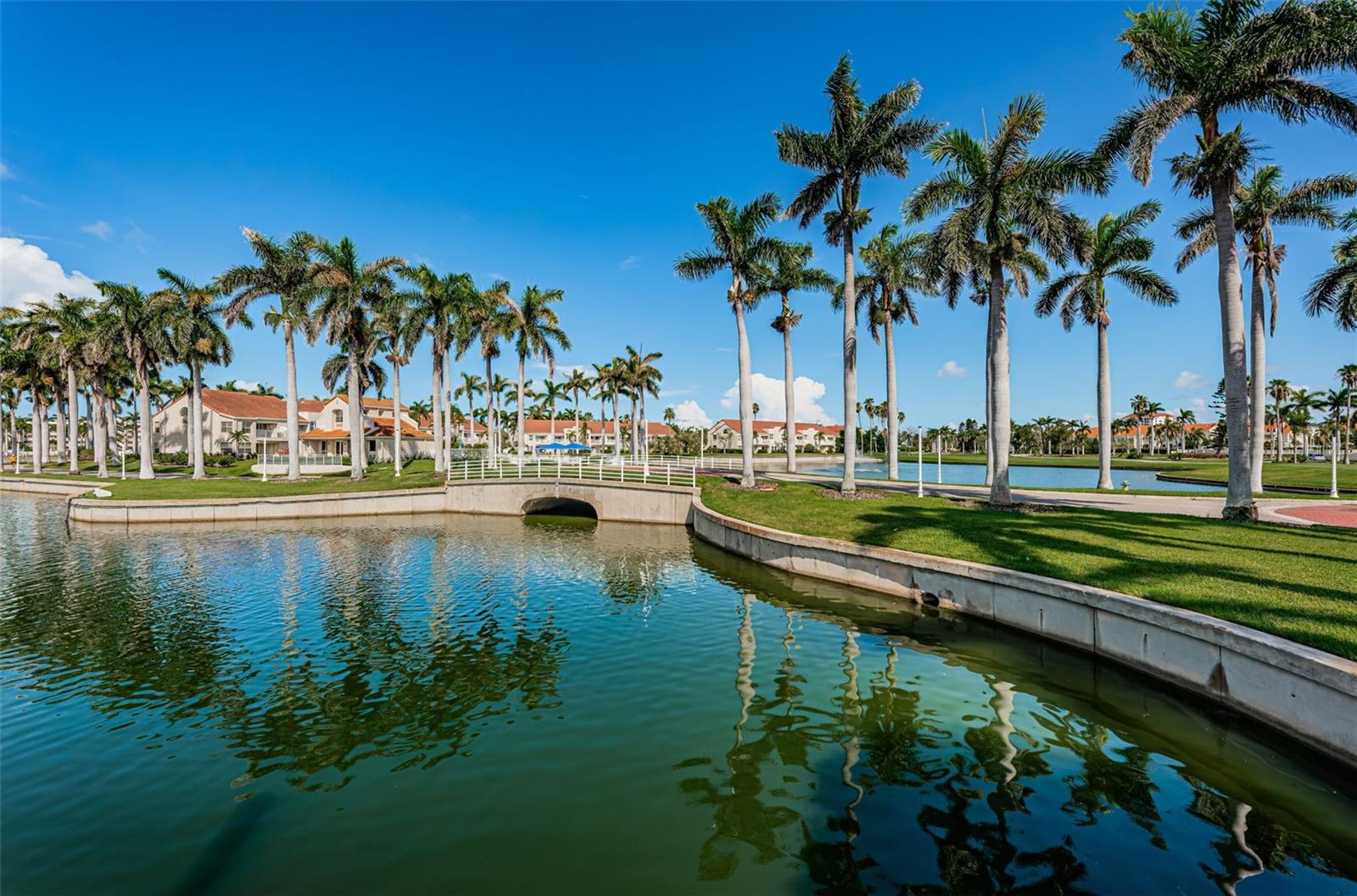 BAHIA DEL MAR II - Residential