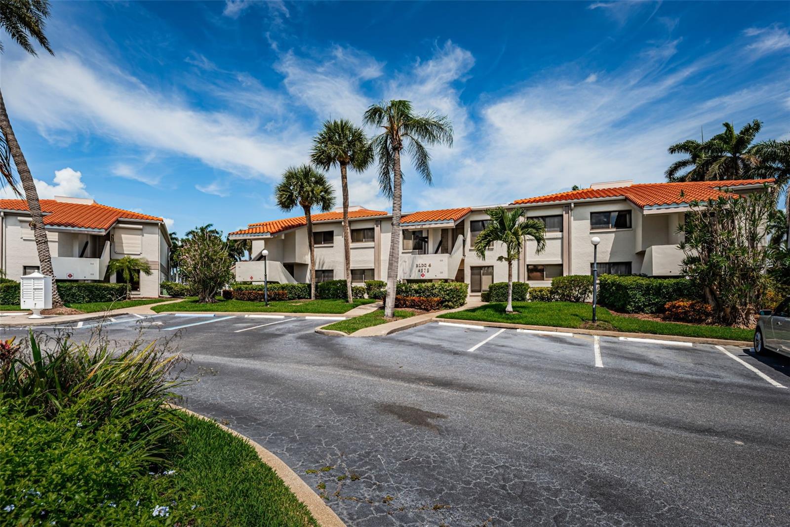 BAHIA DEL MAR II - Residential