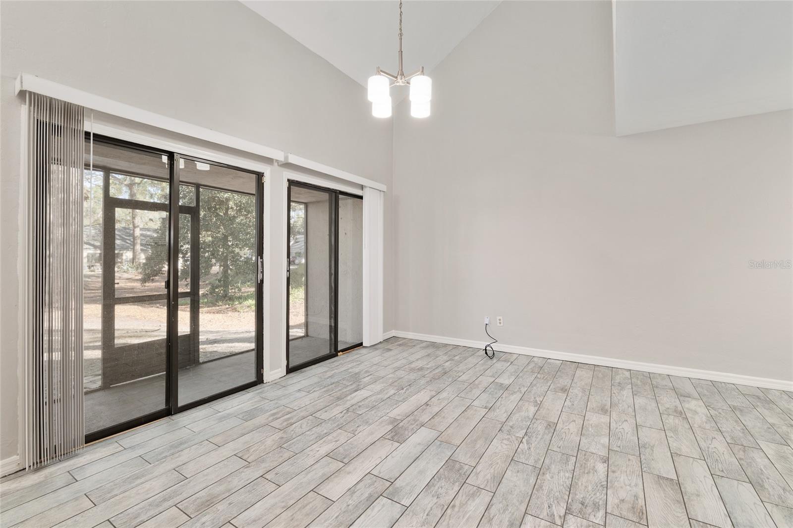 WOODSIDE VILLAS - Residential