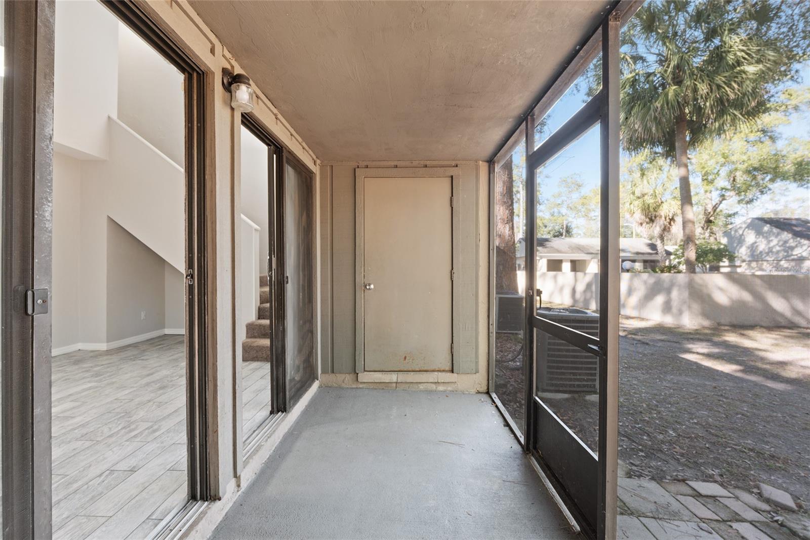 WOODSIDE VILLAS - Residential