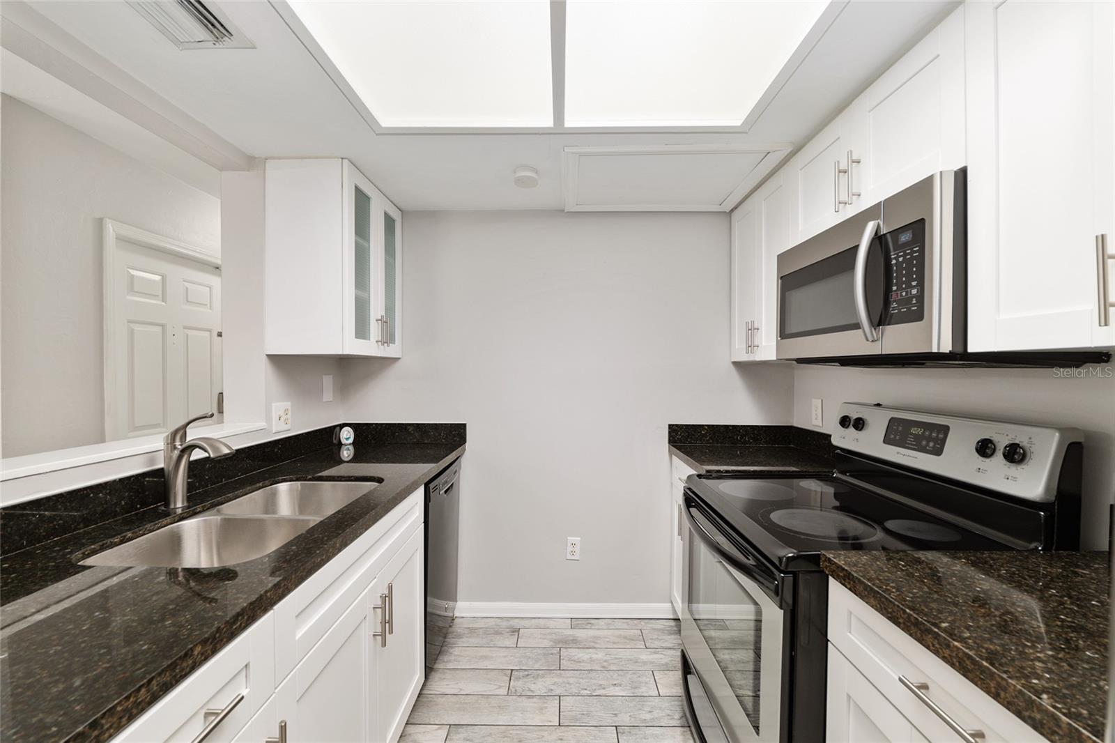 WOODSIDE VILLAS - Residential