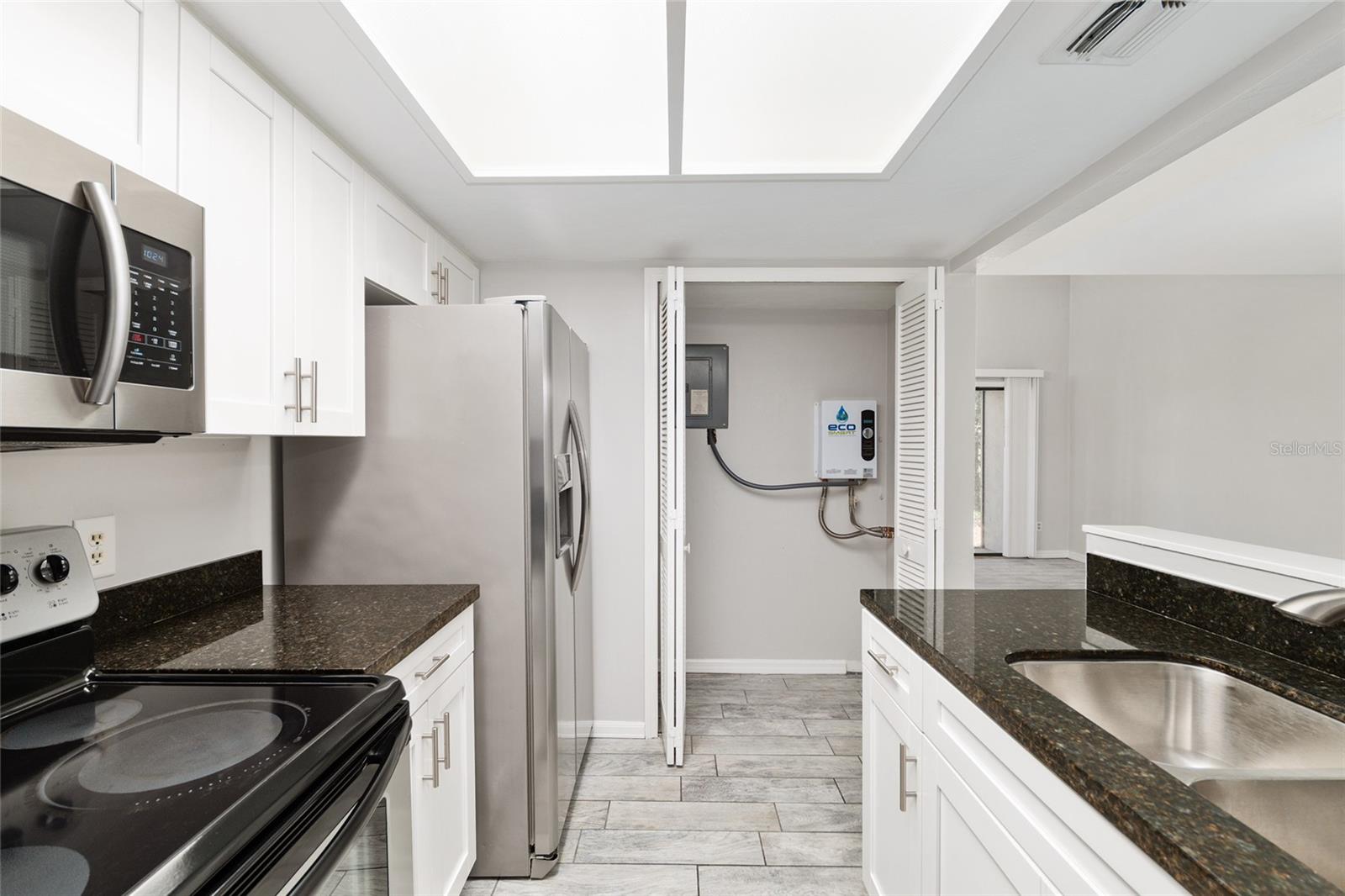 WOODSIDE VILLAS - Residential