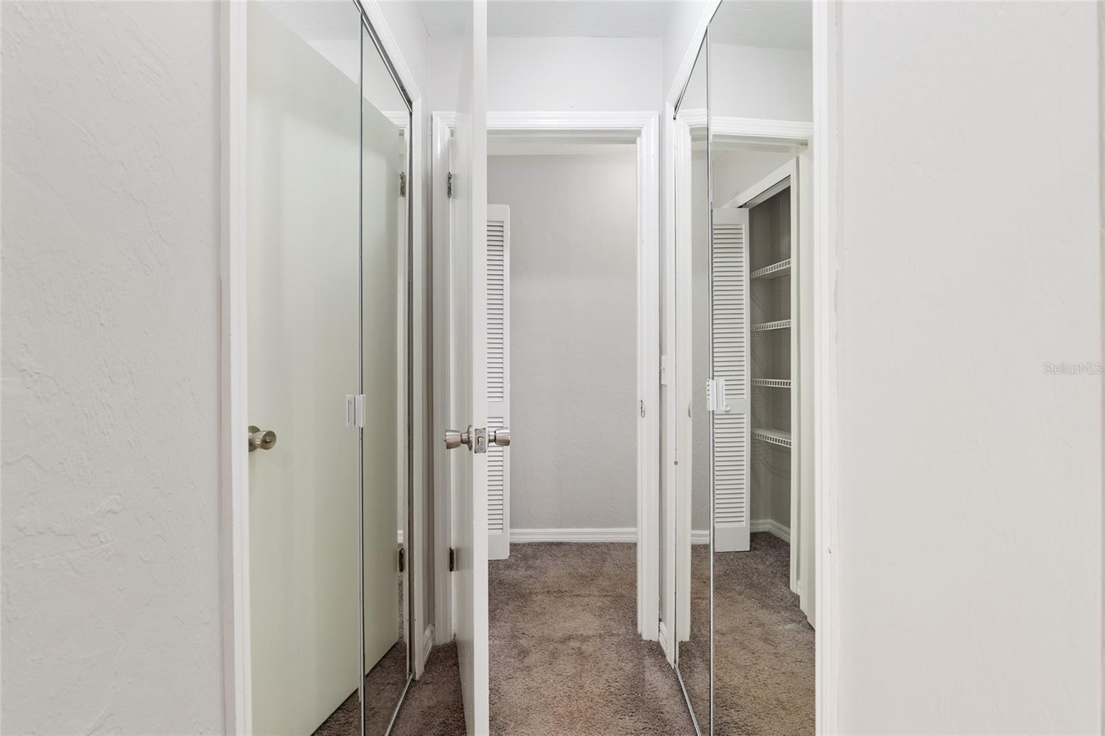 WOODSIDE VILLAS - Residential