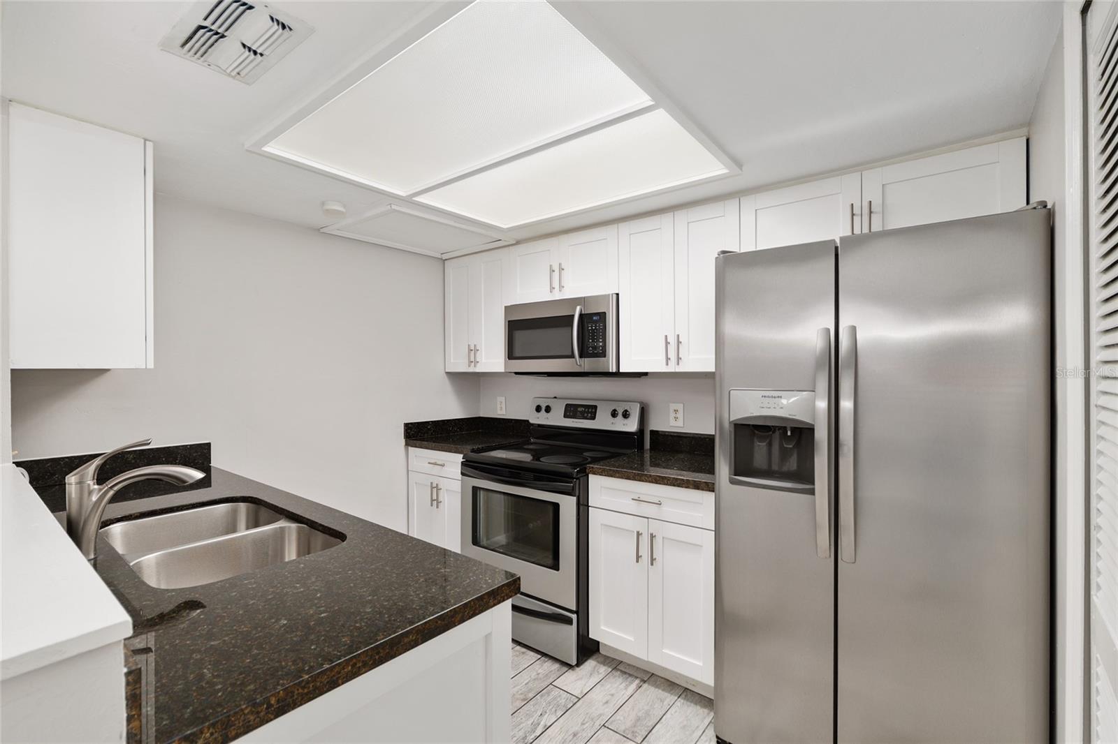 WOODSIDE VILLAS - Residential