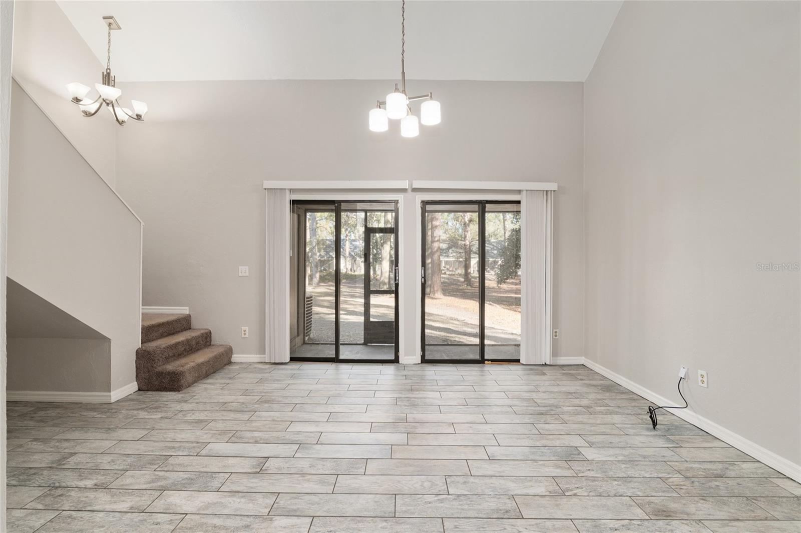 WOODSIDE VILLAS - Residential