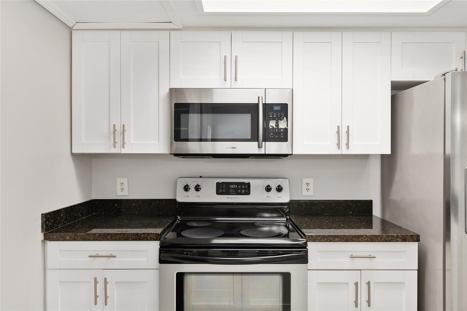 WOODSIDE VILLAS - Residential