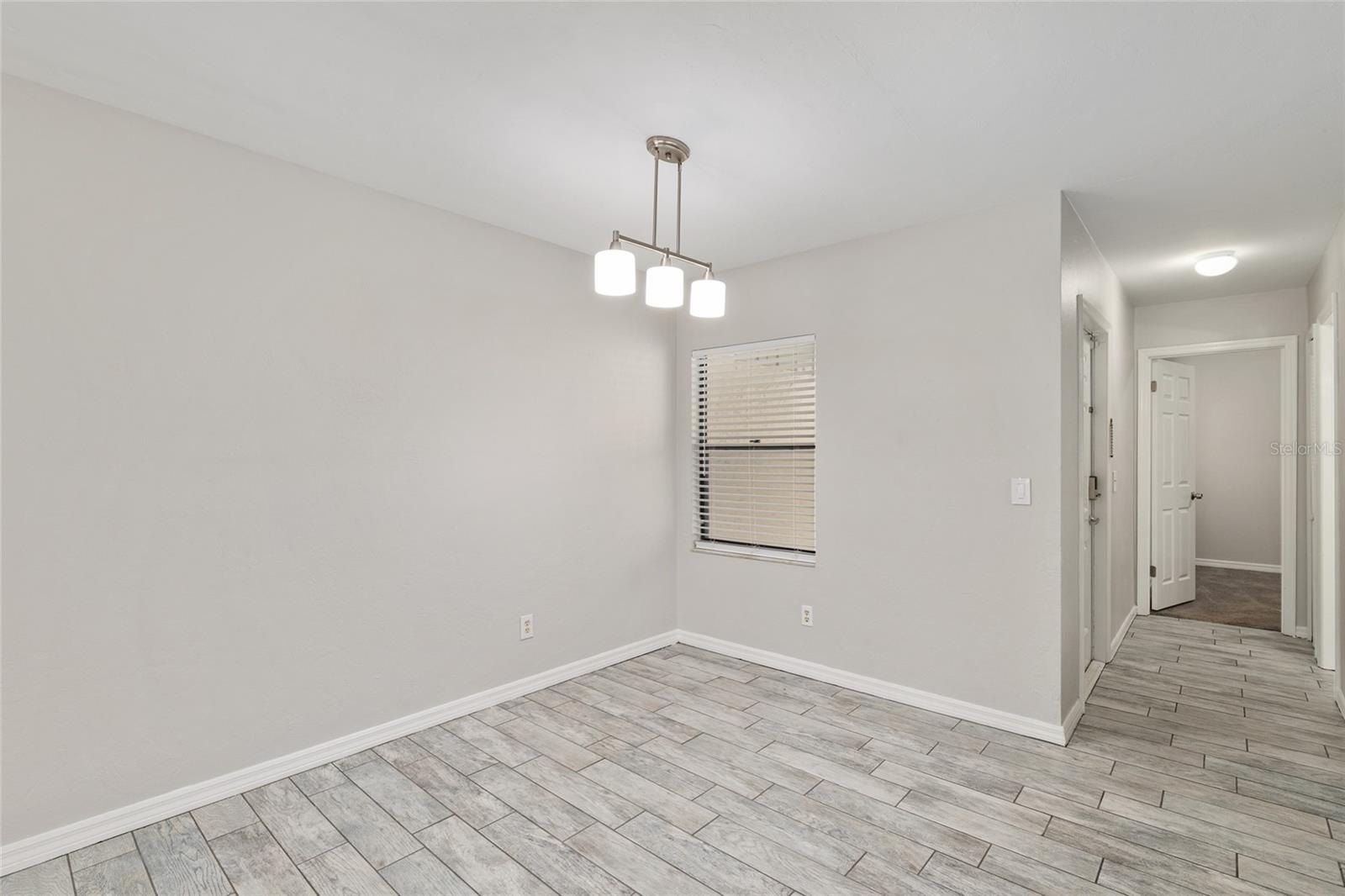 WOODSIDE VILLAS - Residential