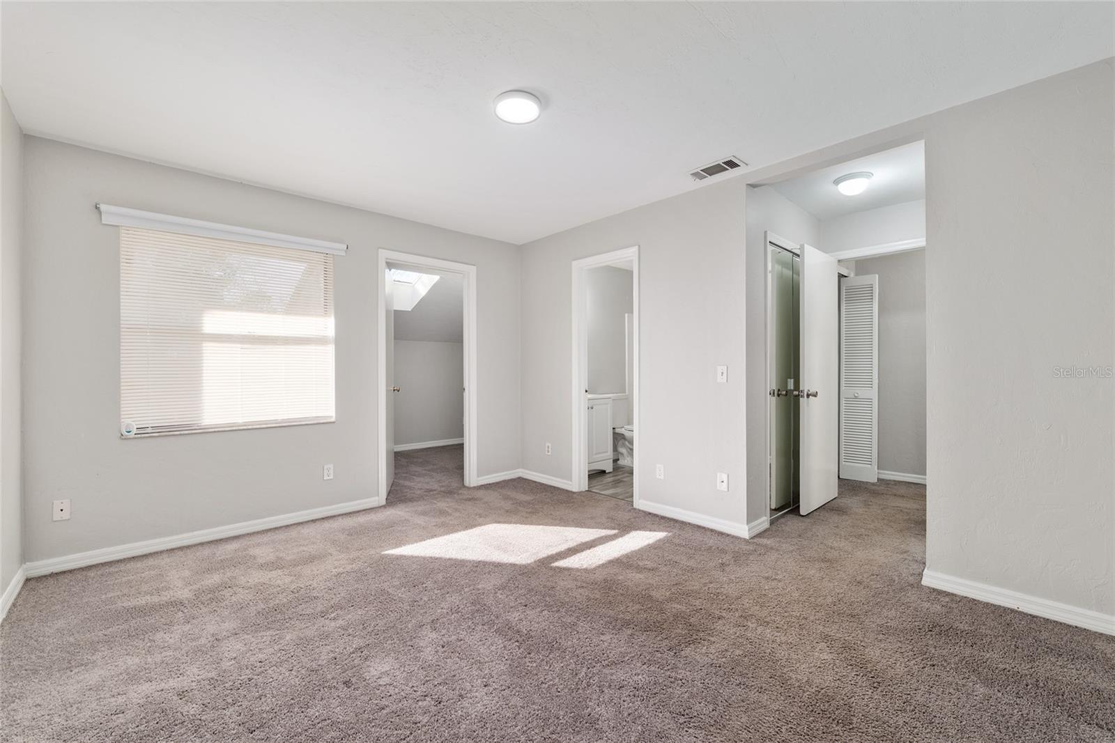 WOODSIDE VILLAS - Residential