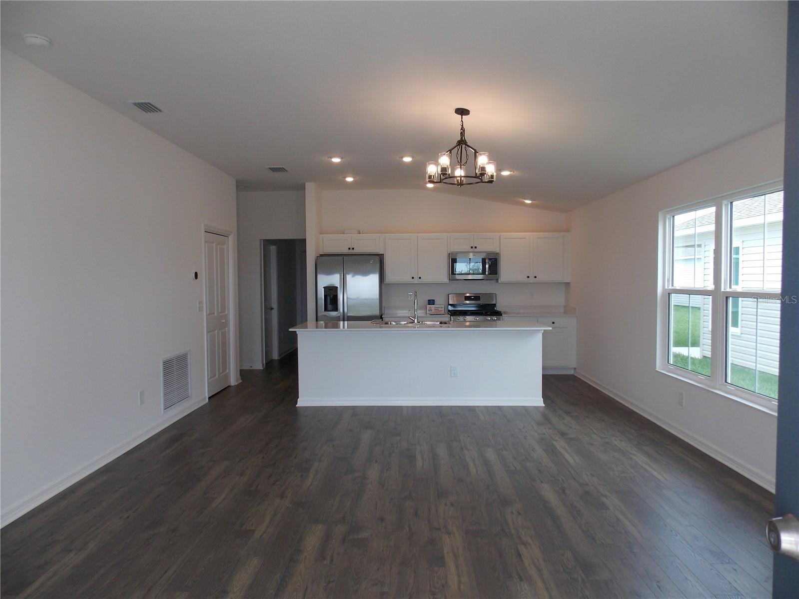 2224 MANSELL PATH