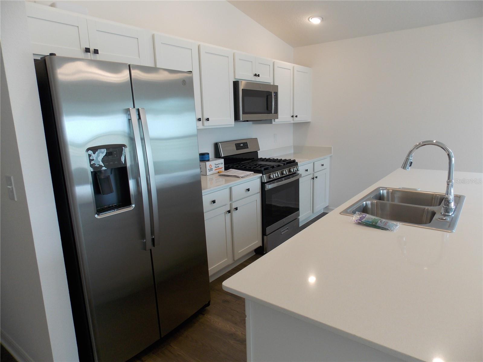 2224 MANSELL PATH