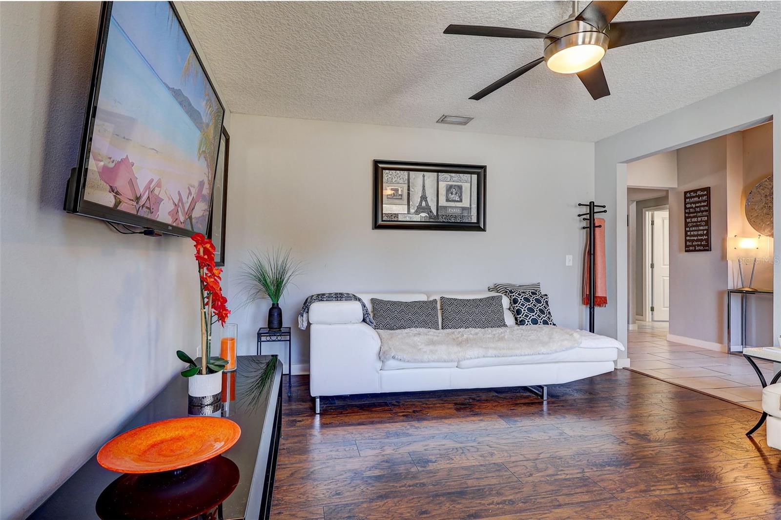 PRAIRIE OAKS SUB - Residential