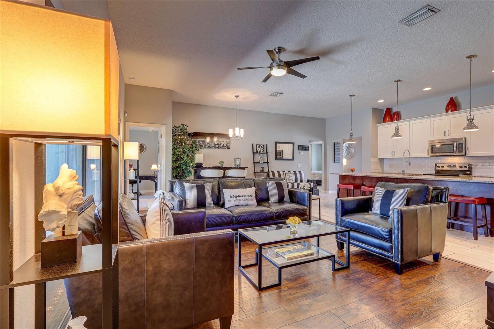 PRAIRIE OAKS SUB - Residential