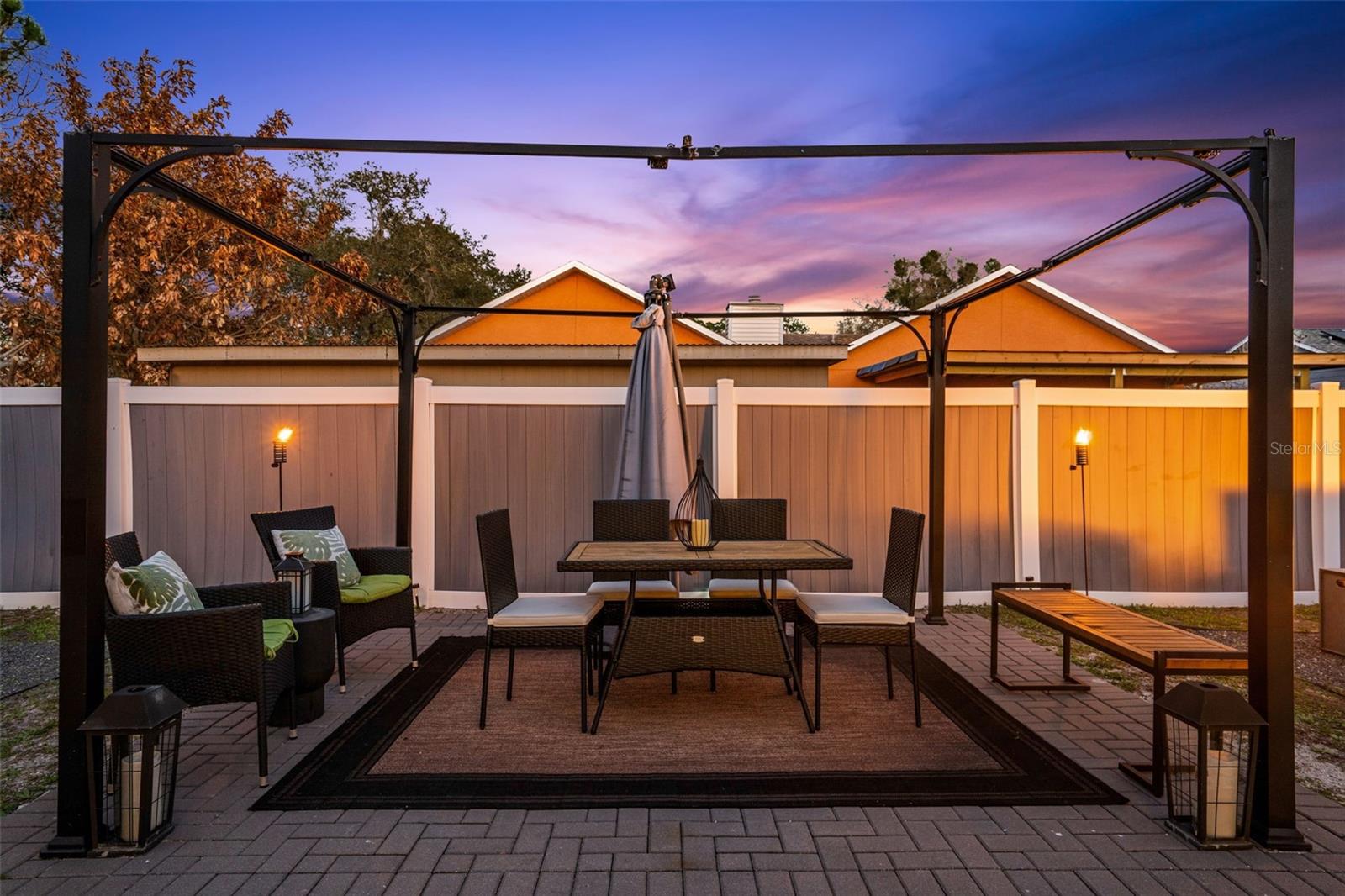 PRAIRIE OAKS SUB - Residential