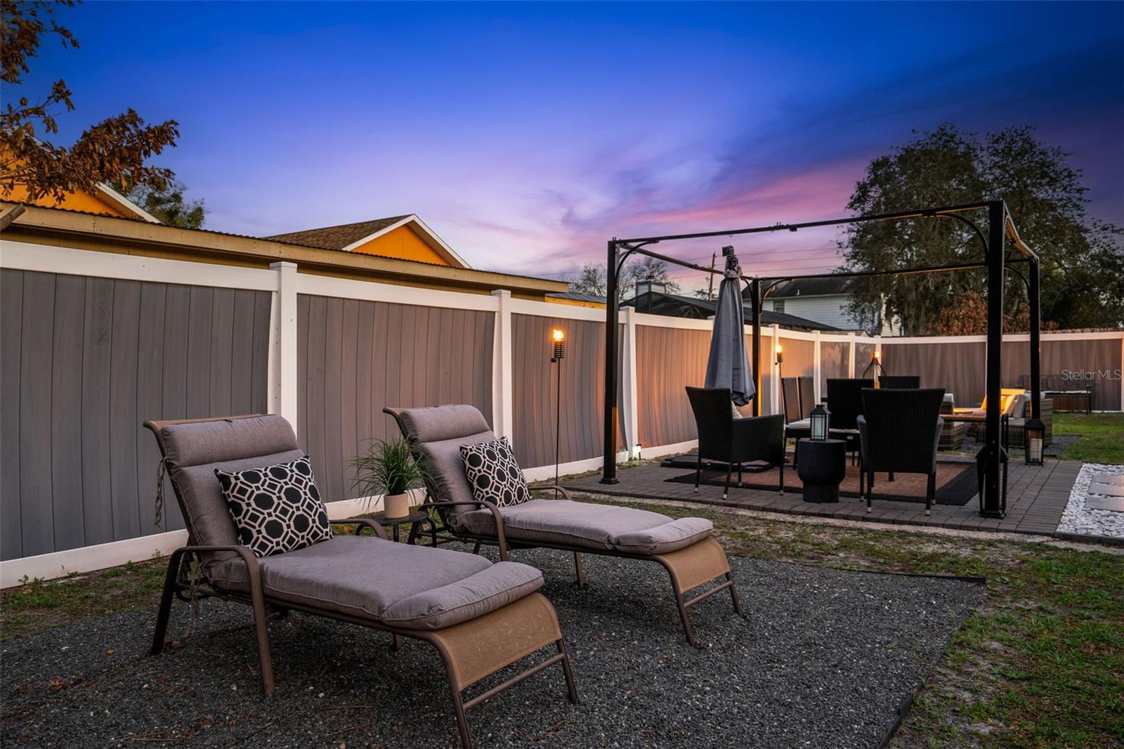 PRAIRIE OAKS SUB - Residential