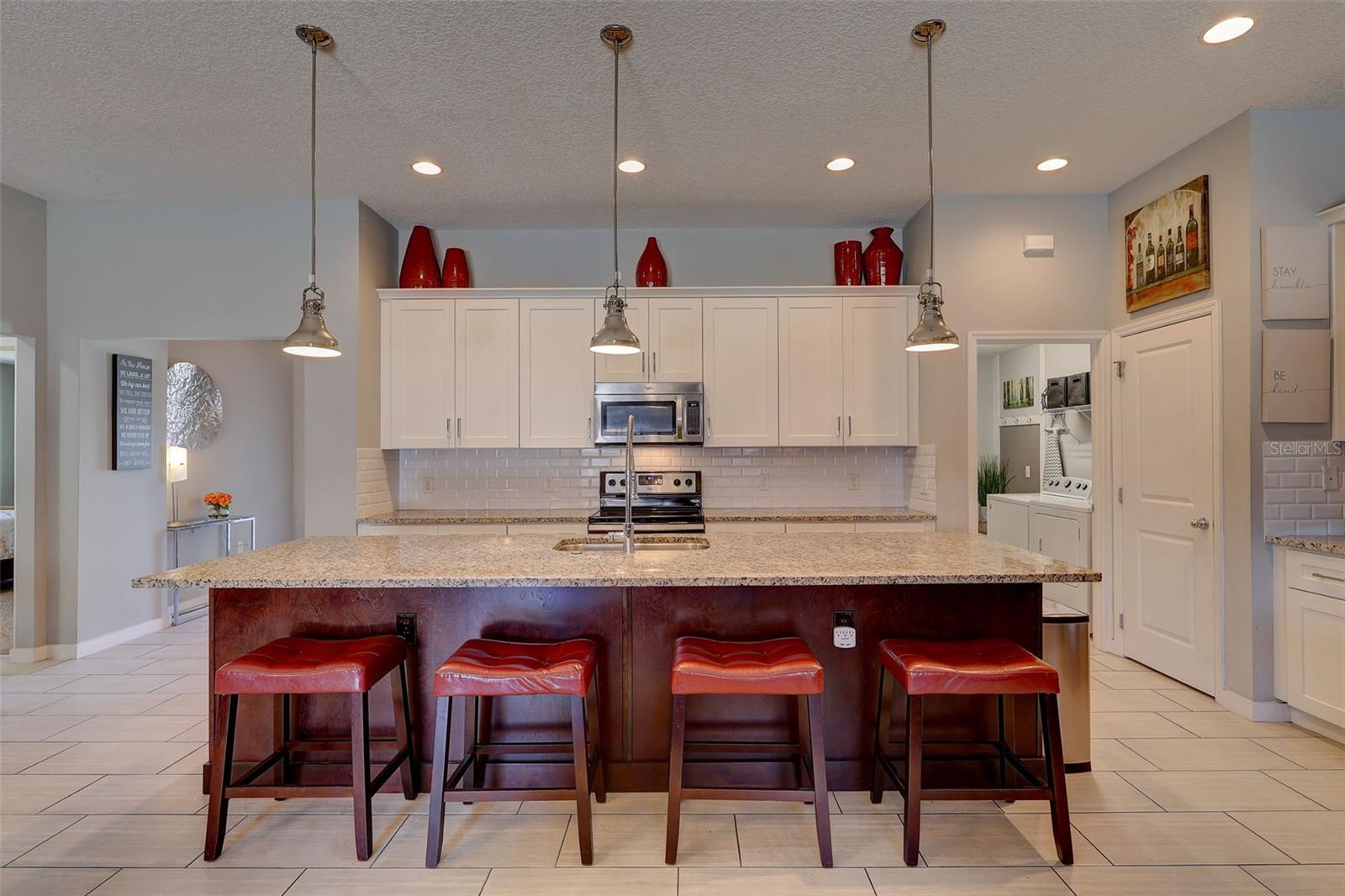 1405 PRAIRIE OAKS COURT