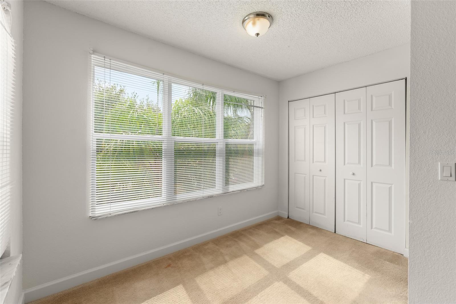 VENETIAN PLACE - Residential