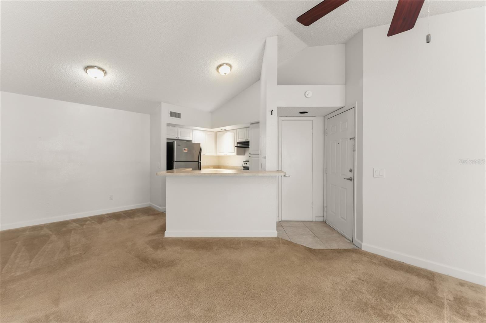 VENETIAN PLACE - Residential