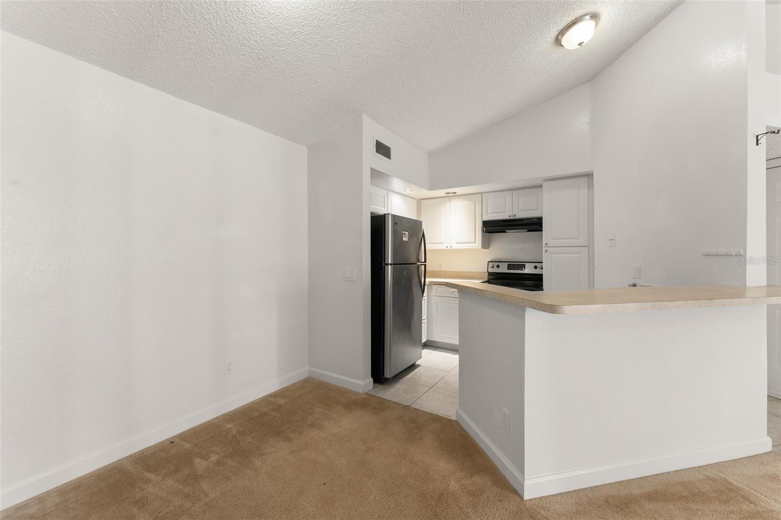 VENETIAN PLACE - Residential