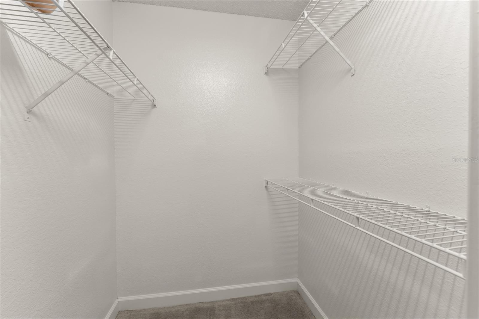 VENETIAN PLACE - Residential
