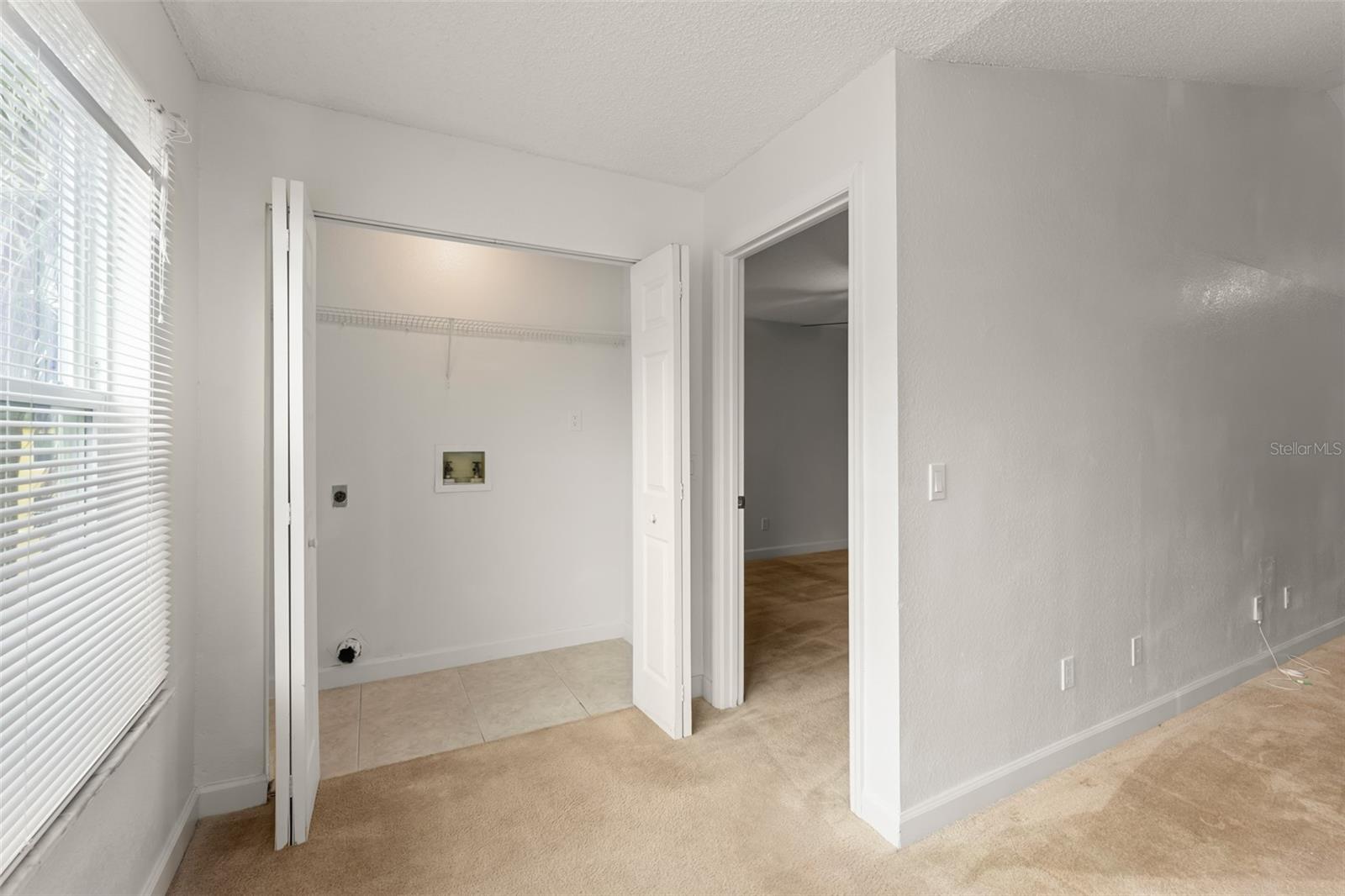 VENETIAN PLACE - Residential