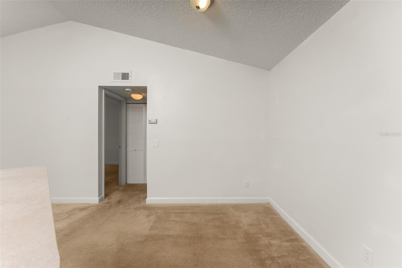 VENETIAN PLACE - Residential