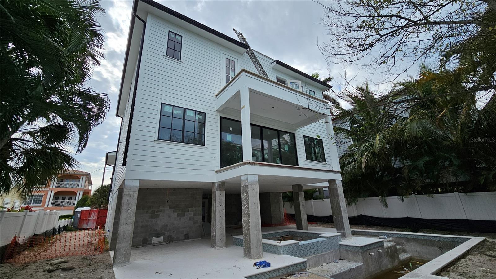 CORTEZ BEACH - Residential