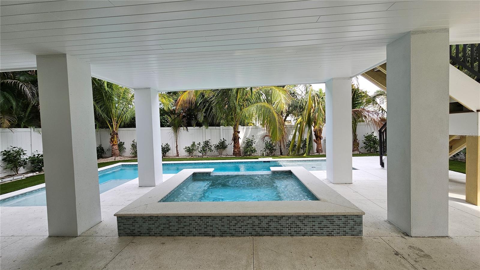 CORTEZ BEACH - Residential